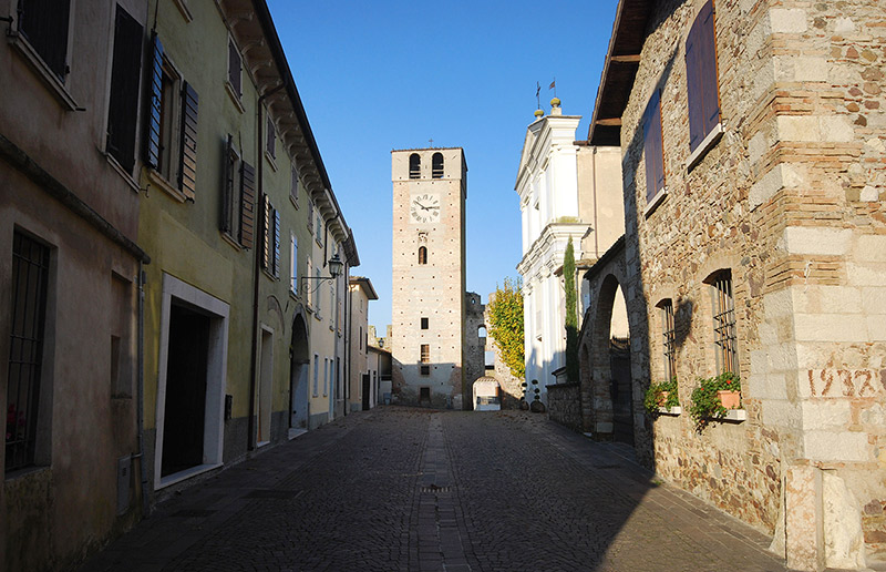 Borgo di Castellaro Lagusello