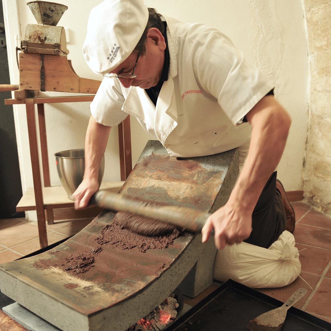 modica-lavorazione-cioccolato