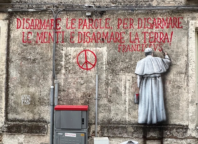 Murales Riace Disarmare! Il murale di papa Francesco